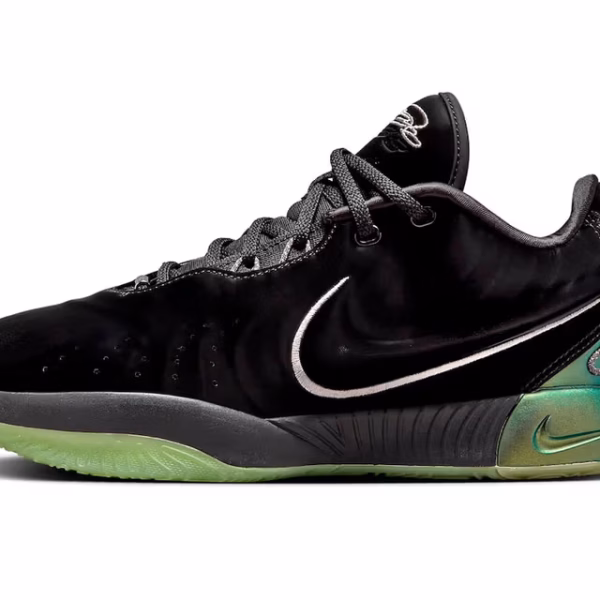 Nike Lebron 21